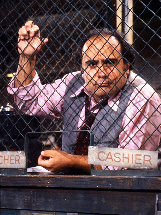 taxi-danny-devito-1.jpg